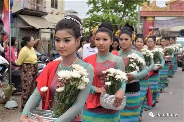 အပျိုစင်လေးများခင်းရသည့်ပန်းမွေ့ယာပူဇော်ပွဲ (၁)