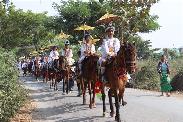 " အညာမြေက အလှူပွဲနှင့် အလှူလှည့် " (၂)