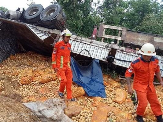 မိုင်တိုင်(၂၅)တွင်၂၂ဘီးယာဉ်ချောက်တွင်းပြုတ်ကျ