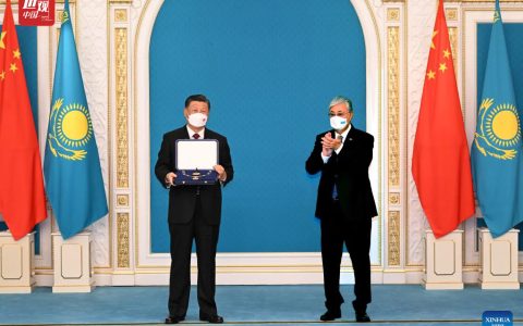 Xi receives Order of the Golden Eagle awarded by Kazakh President Tokayev