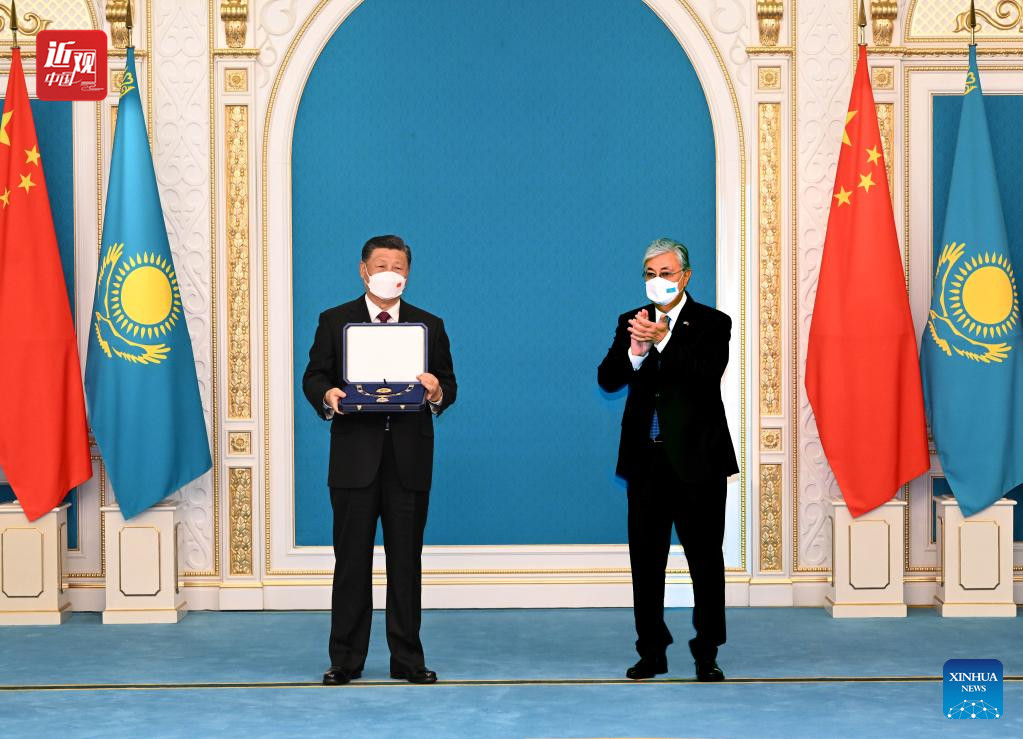 Xi receives Order of the Golden Eagle awarded by Kazakh President Tokayev