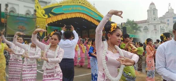 ရန်ကုန်မြို့တော် မဟာသင်္ကြန်မဏ္ဍပ် ဖွင့်လှစ်