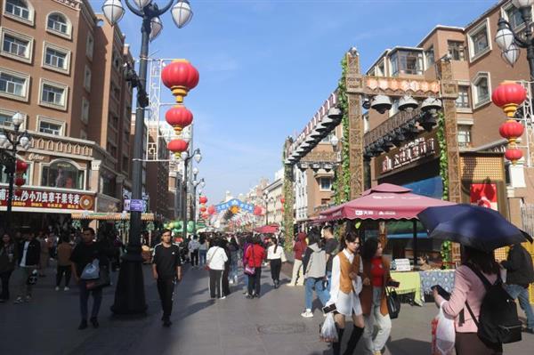 ရှင်းကျန်း Urumqi မြို့က ကမ္ဘာ့အကြီးဆုံးဈေး Grand Bazzar မှာ အပန်းဖြေပြီး ဈေးဝယ်မယ်