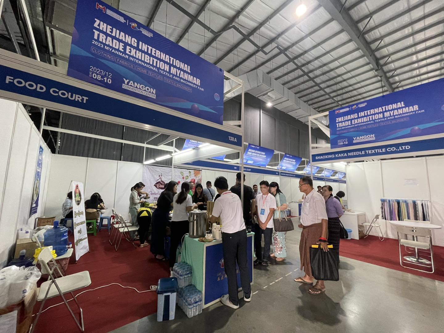 တရုတ်-မြန်မာ နှစ်နိုင်ငံ အထည်အလိပ်နှင့် အထည်ချုပ်လုပ်ငန်းများ ဖွံ့ဖြိုးတိုးတက်ရေးအတွက် ကုန်စည်ပြပွဲကျင်းပ