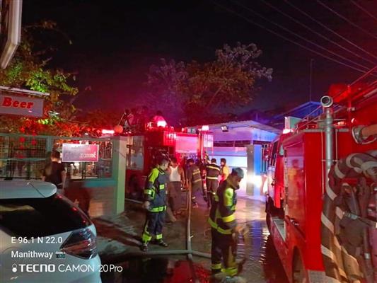 ဆိုလာမီး အပူလွန်ကဲရာမှ စားသောက်ဆိုင်တစ်ဆိုင် မီးလောင်မှုတစ်ခု မန္တလေးမြို့တွင် ဖြစ်ပွားခဲ့