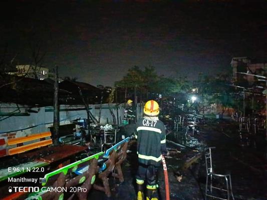 ဆိုလာမီး အပူလွန်ကဲရာမှ စားသောက်ဆိုင်တစ်ဆိုင် မီးလောင်မှုတစ်ခု မန္တလေးမြို့တွင် ဖြစ်ပွားခဲ့